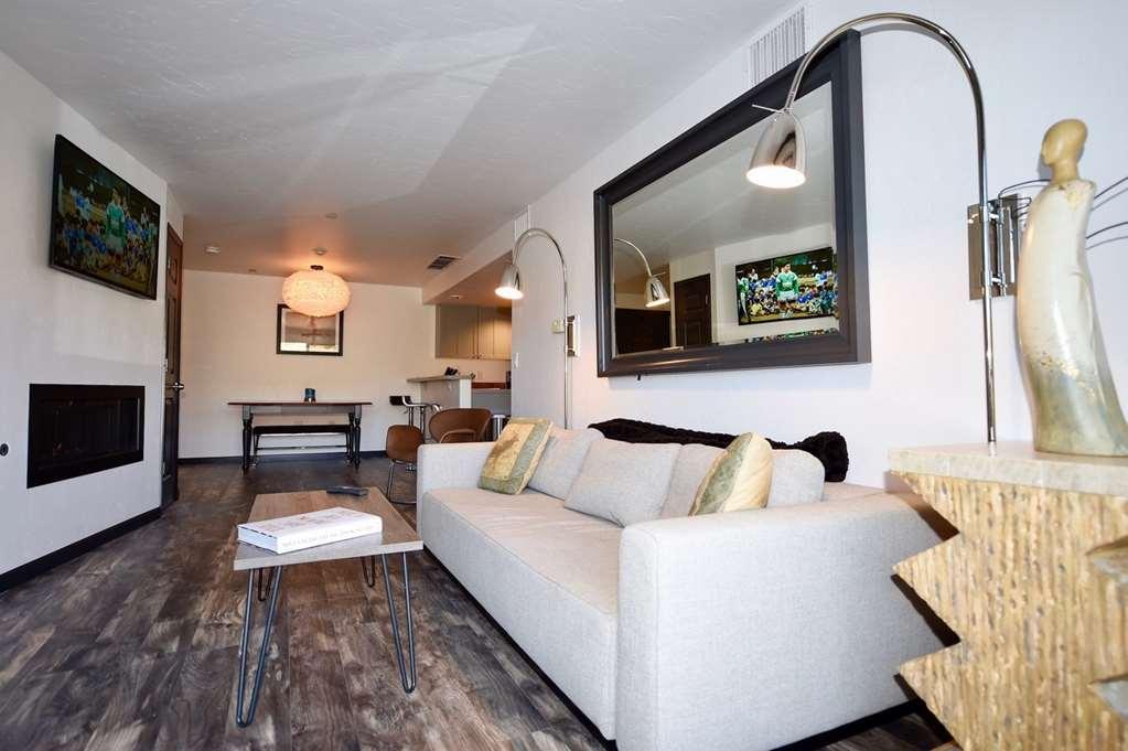 The Inn At Riverwalk Edwards Room photo