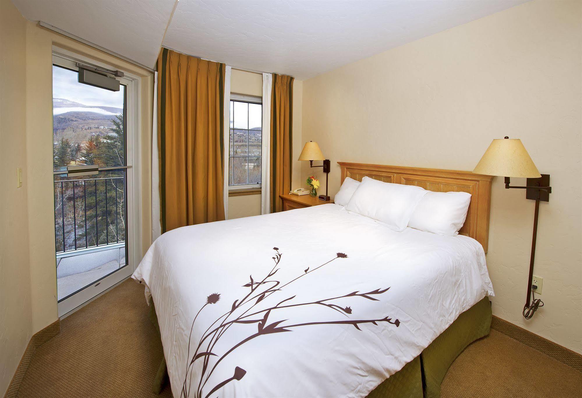 The Inn At Riverwalk Edwards Exterior photo