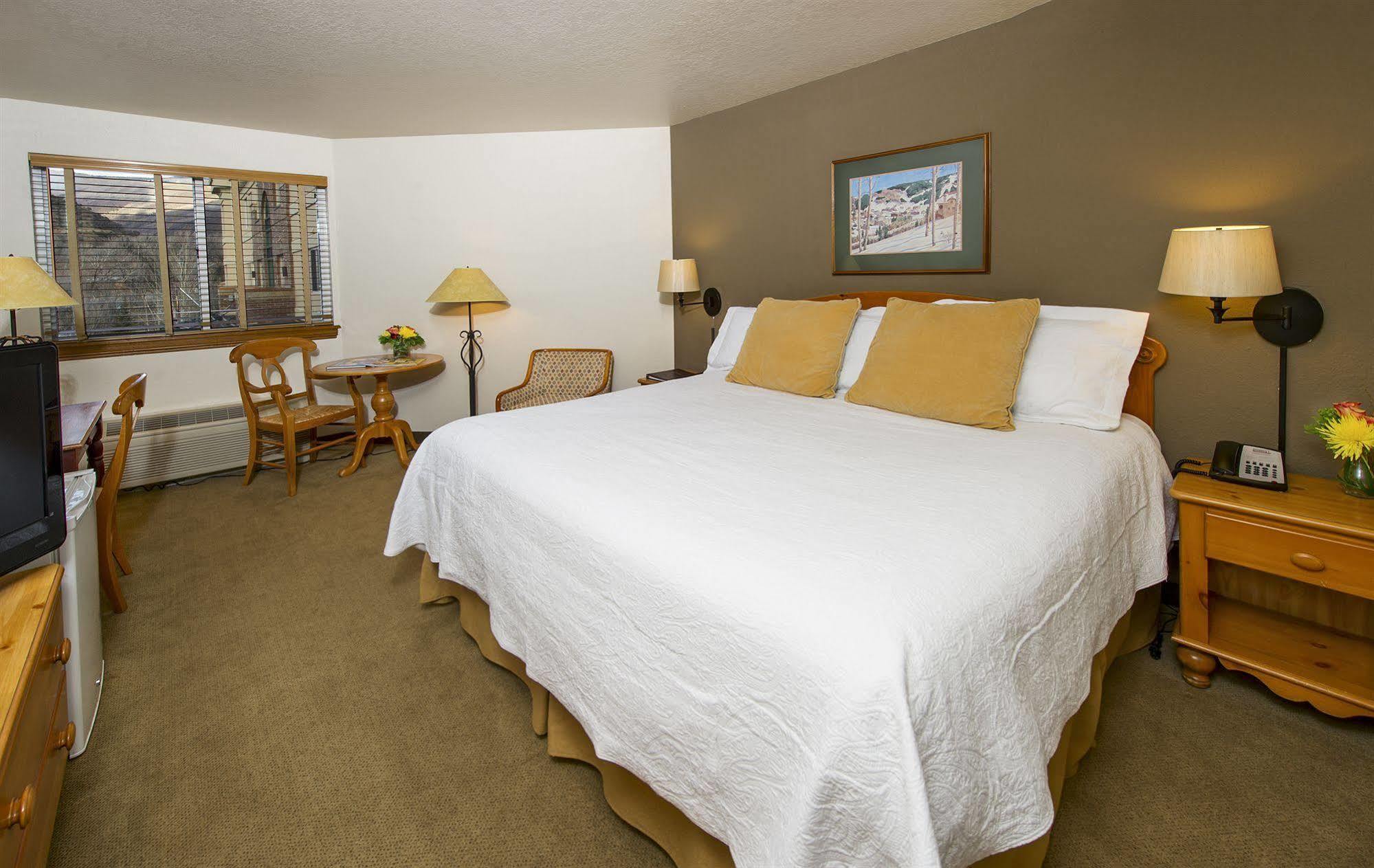 The Inn At Riverwalk Edwards Exterior photo