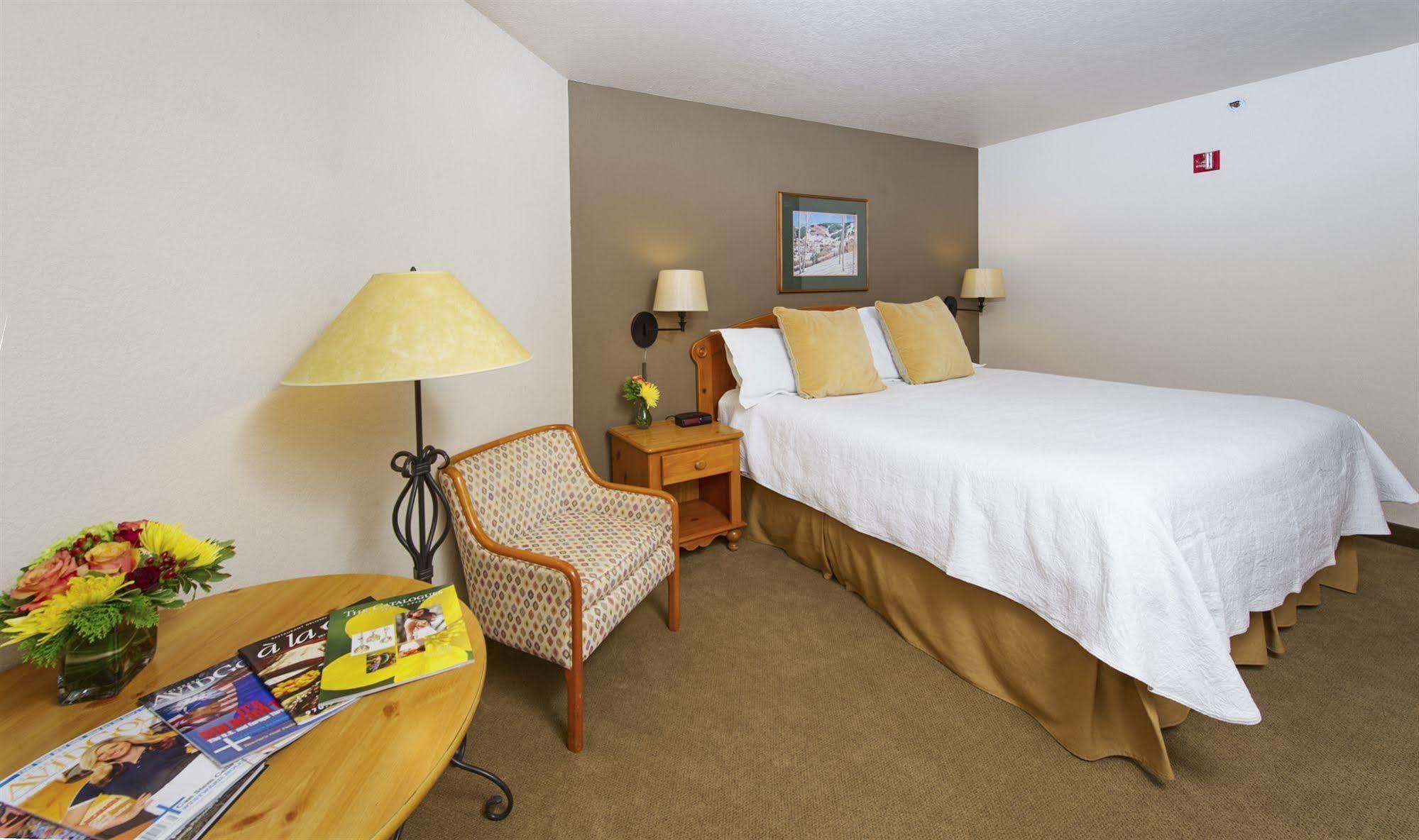 The Inn At Riverwalk Edwards Exterior photo